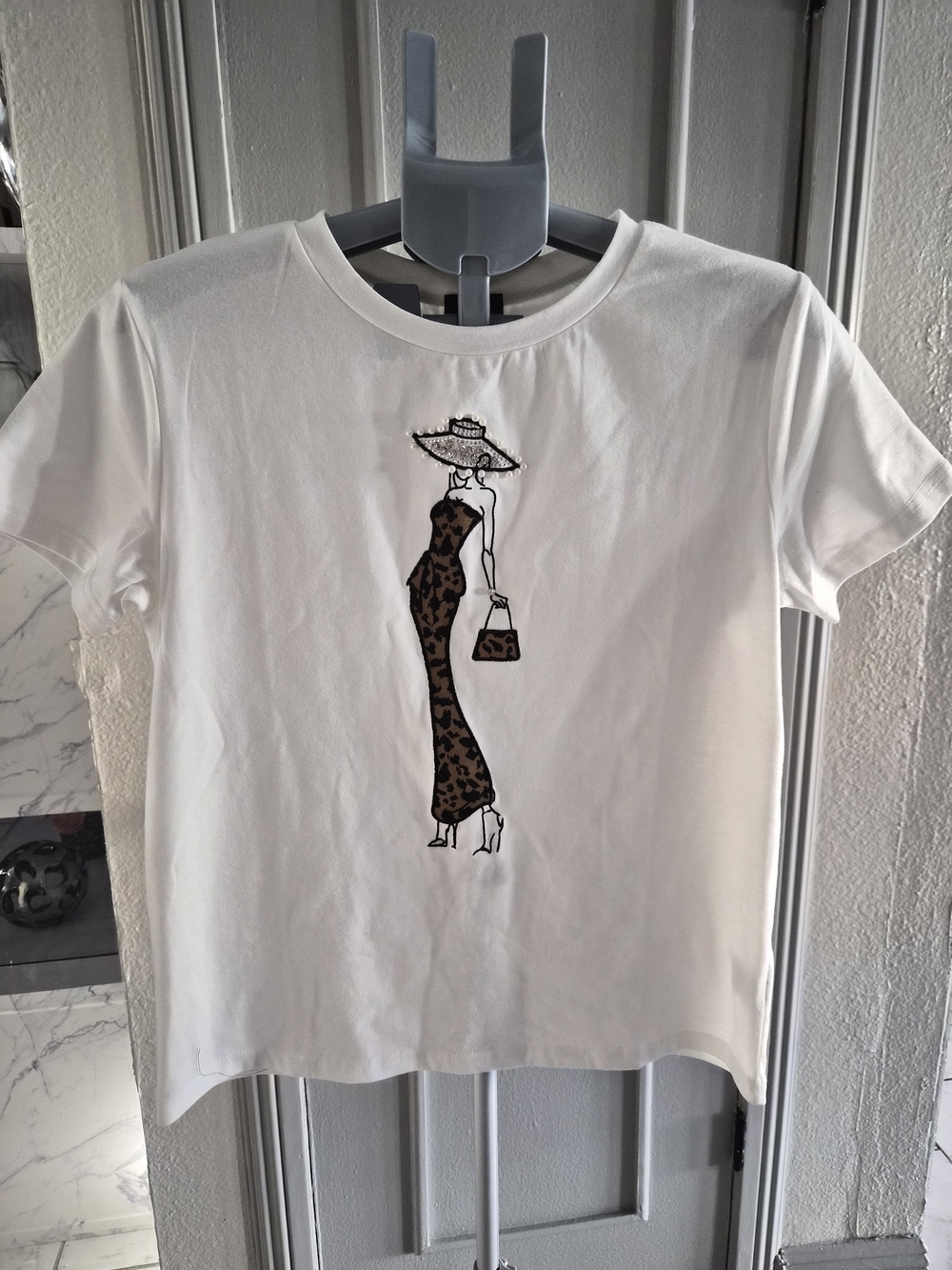 White Short-Sleeve Tee with Leopard-Print Fashion Figure